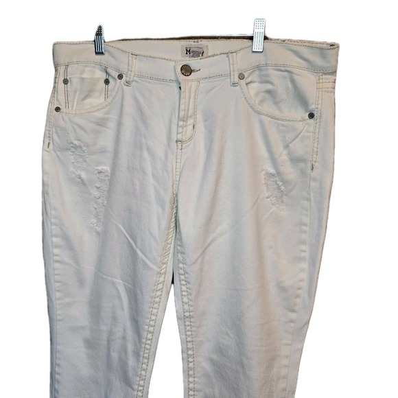 WOMENS MUDD Distressed‎ CAPRIS JEANS SIZE 17 WHITE STRETCH - Picture 3 of 4